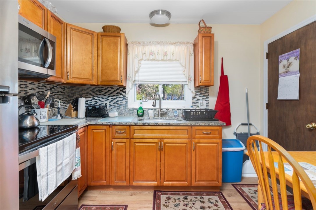 8 A Street Westerly, RI 02891 - Photo 6 of 24 6 A Left Unit Kitchen