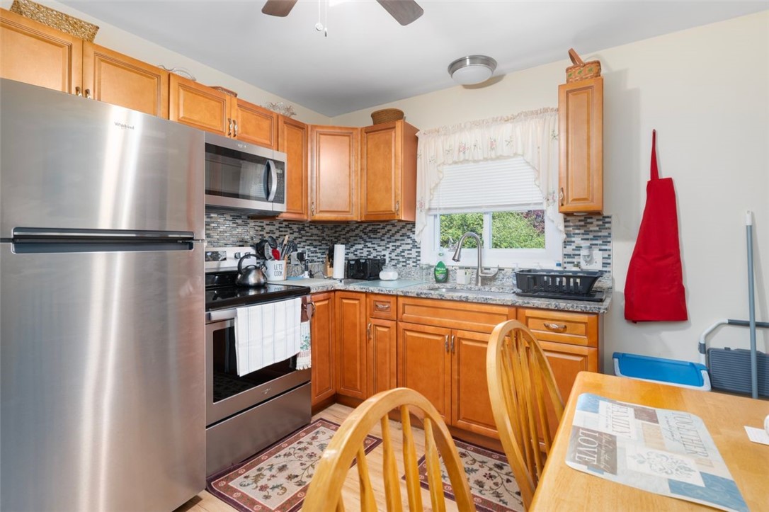 8 A Street Westerly, RI 02891 - Photo 7 of 24 6 A Left Unit Kitchen