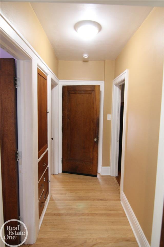 15785 Charles R Avenue Eastpointe, MI 48021 - Photo 31 of 54 50026823-30.JPG