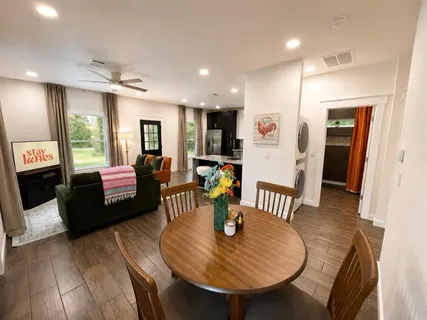 $299,995 | 951 South Trade Days Boulevard, Canton, TX 75103
