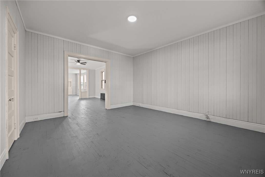 303 Cable Street Buffalo, NY 14206 - Photo 4 of 44