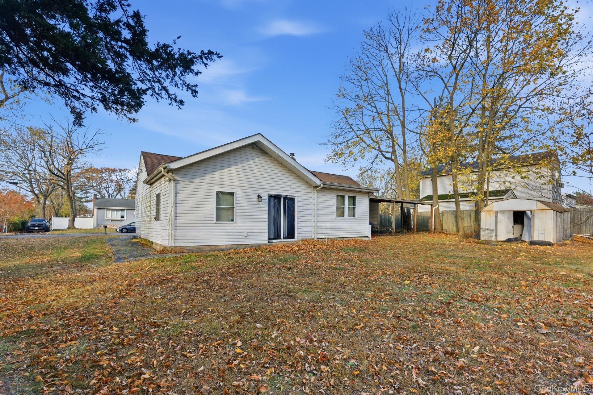 36 Ralph Avenue Brentwood, NY 11717 - Photo 5 of 25