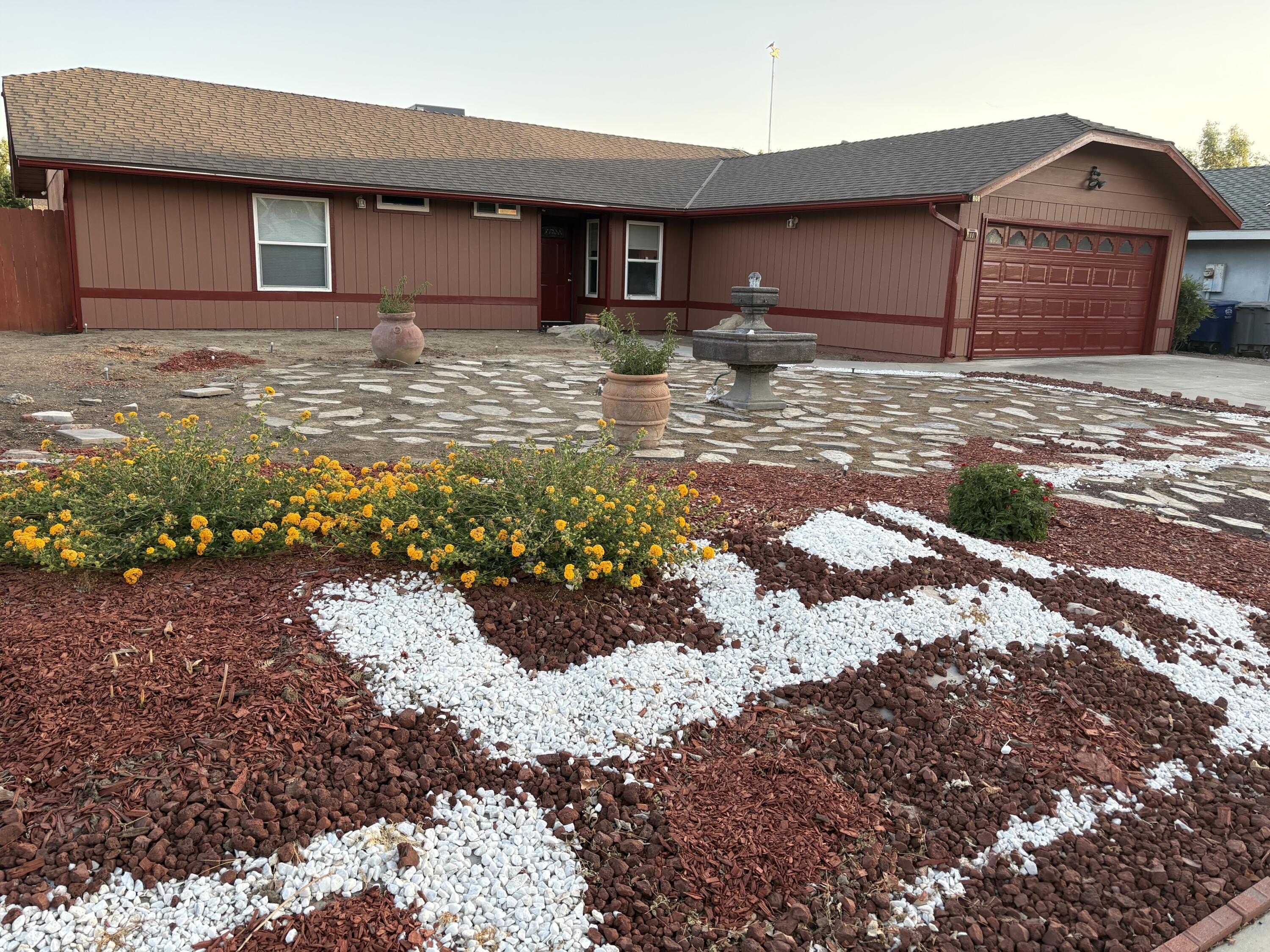 808 Vine Street Exeter, CA 93221 - Photo 27 of 27 Front of the Home