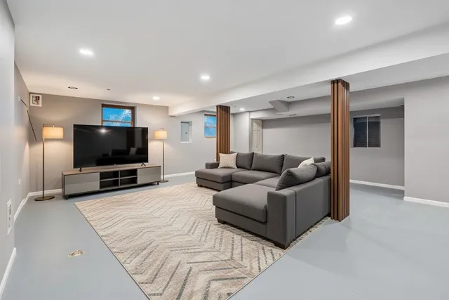 $450,000 | 681 Majestic Drive, Algonquin, IL 60102