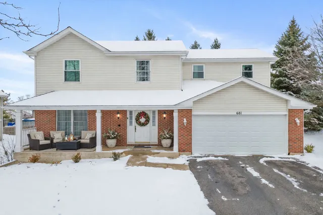 $450,000 | 681 Majestic Drive, Algonquin, IL 60102