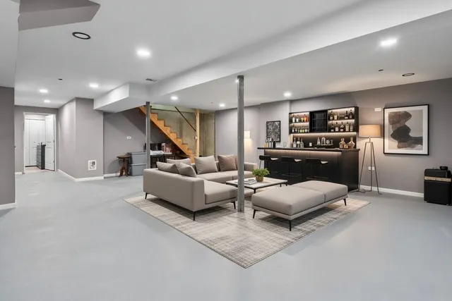 $450,000 | 681 Majestic Drive, Algonquin, IL 60102