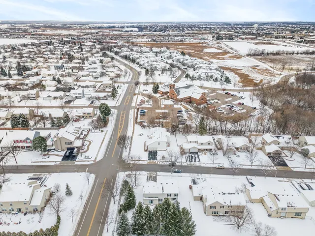 $460,000 | 681 Majestic Drive, Algonquin, IL 60102