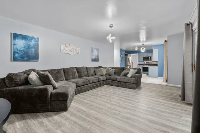 $450,000 | 681 Majestic Drive, Algonquin, IL 60102