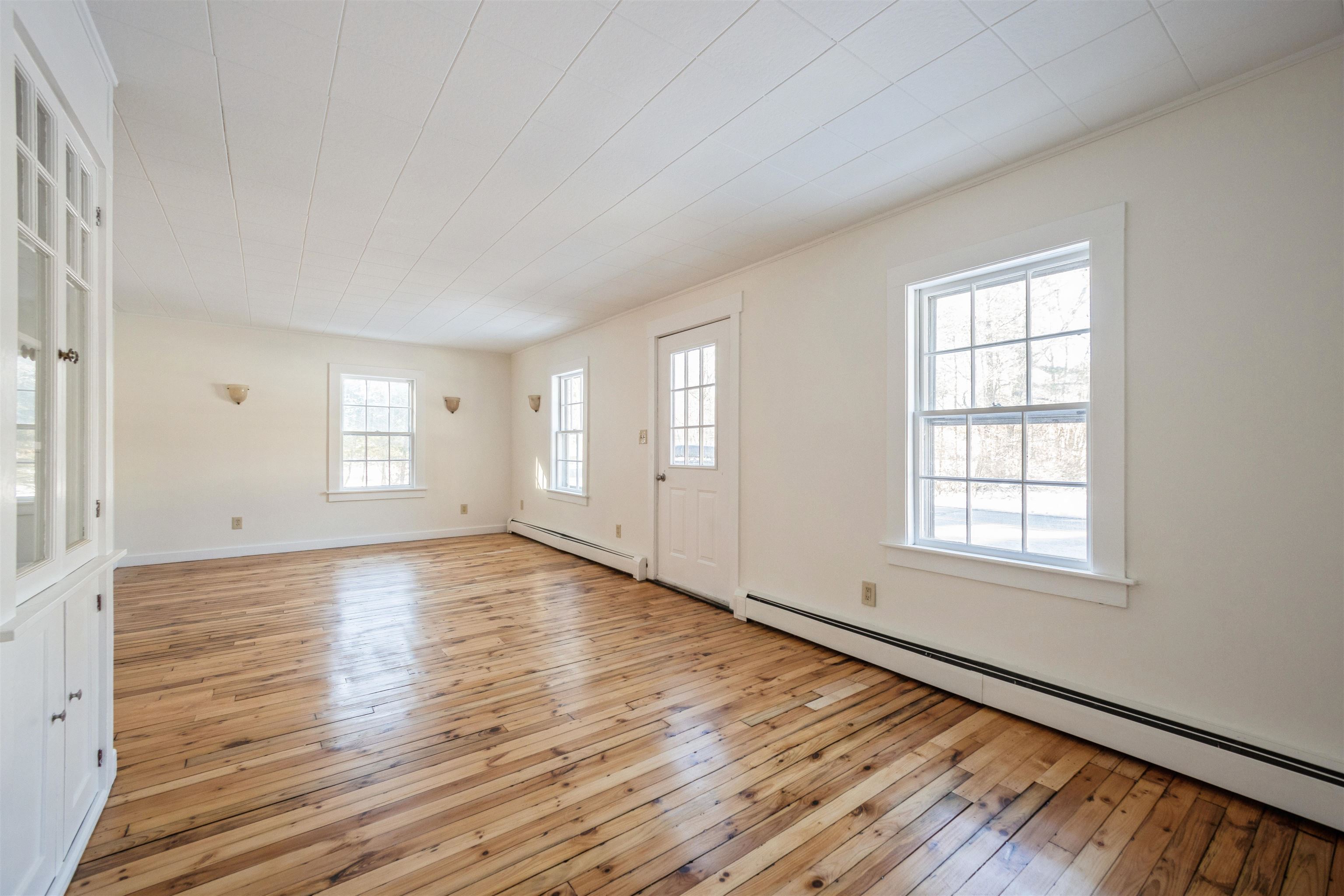 186 Naticook Road Merrimack, NH 03054 - Photo 8 of 34
