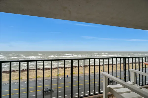 $399,000 | 7310 Seawall Boulevard, Unit 902/903, Galveston, TX 77551
