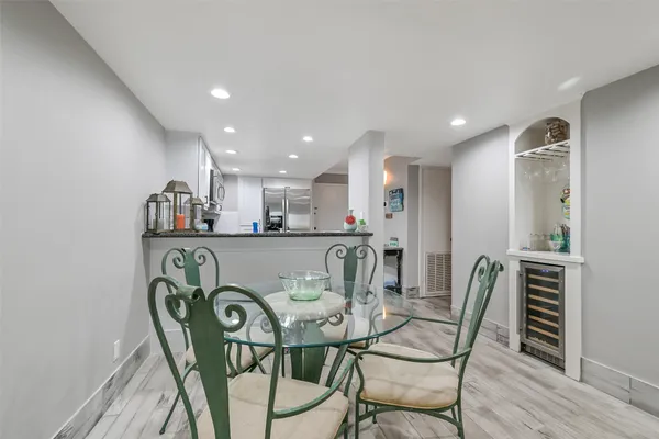 $399,000 | 7310 Seawall Boulevard, Unit 902/903, Galveston, TX 77551