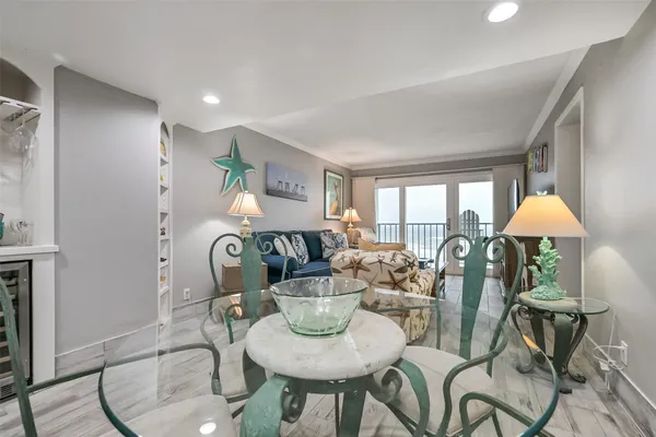 $399,000 | 7310 Seawall Boulevard, Unit 902/903, Galveston, TX 77551