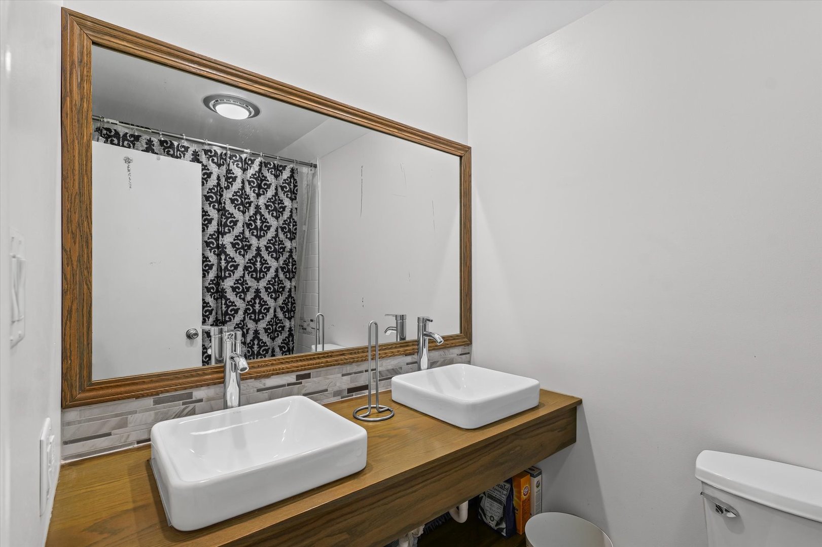 101 Thornhill Drive Danville, IL 61832 - Photo 35 of 42 a bathroom with a sink and a mirror