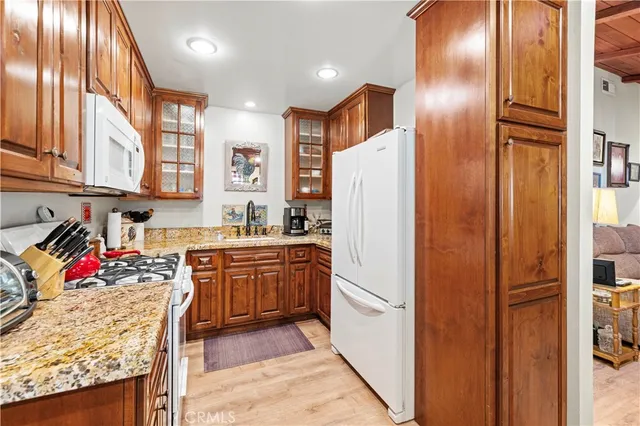 $350,000 | 19120 Avenue Of The Oaks, Unit A, Newhall, CA 91321