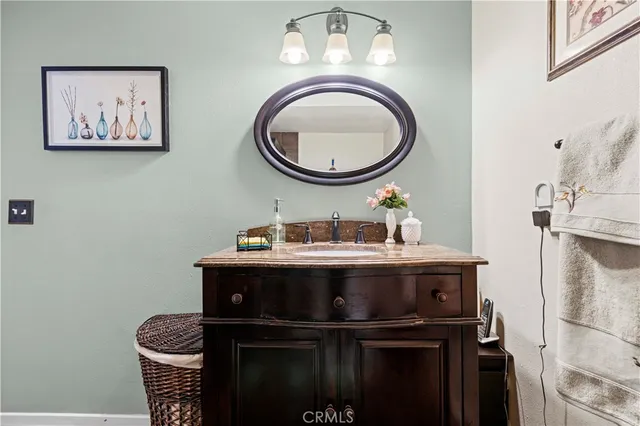 $350,000 | 19120 Avenue Of The Oaks, Unit A, Newhall, CA 91321