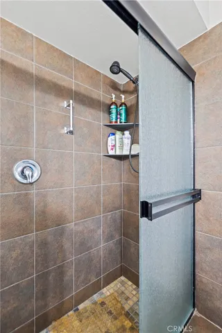 $350,000 | 19120 Avenue Of The Oaks, Unit A, Newhall, CA 91321