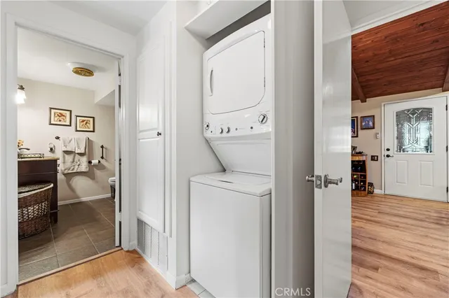 $350,000 | 19120 Avenue Of The Oaks, Unit A, Newhall, CA 91321