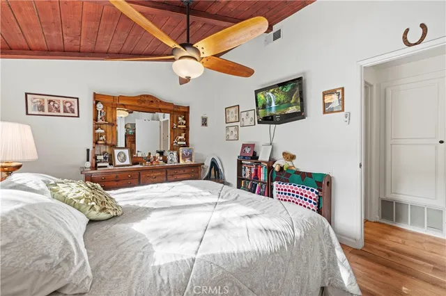 $350,000 | 19120 Avenue Of The Oaks, Unit A, Newhall, CA 91321