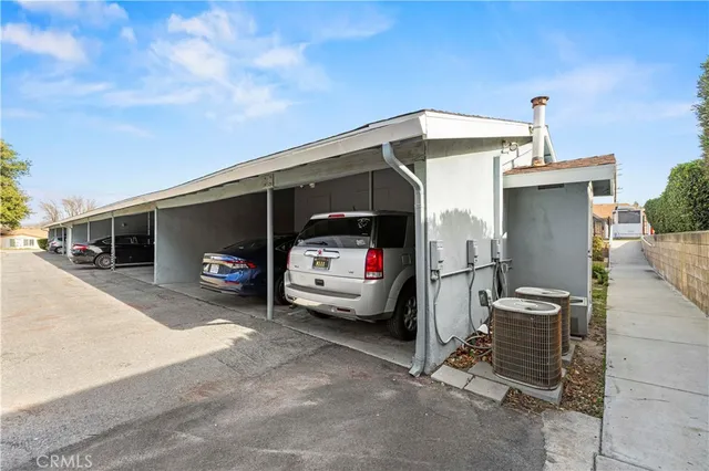 $350,000 | 19120 Avenue Of The Oaks, Unit A, Newhall, CA 91321