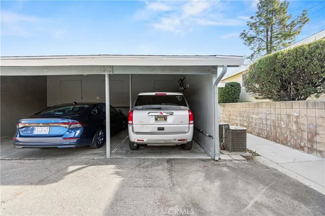 $350,000 | 19120 Avenue Of The Oaks, Unit A, Newhall, CA 91321