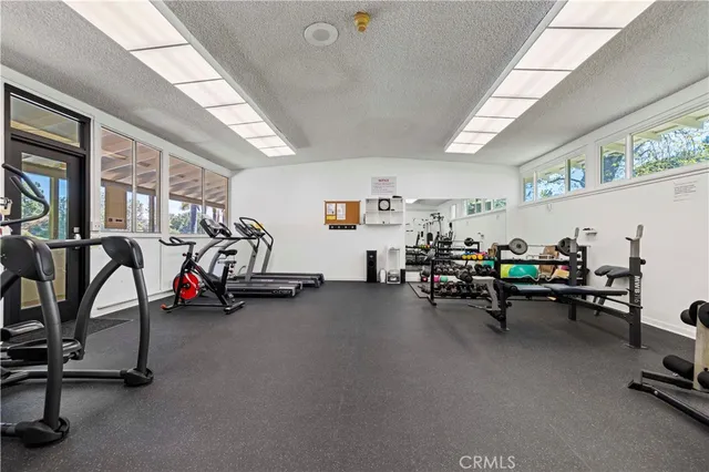 $350,000 | 19120 Avenue Of The Oaks, Unit A, Newhall, CA 91321