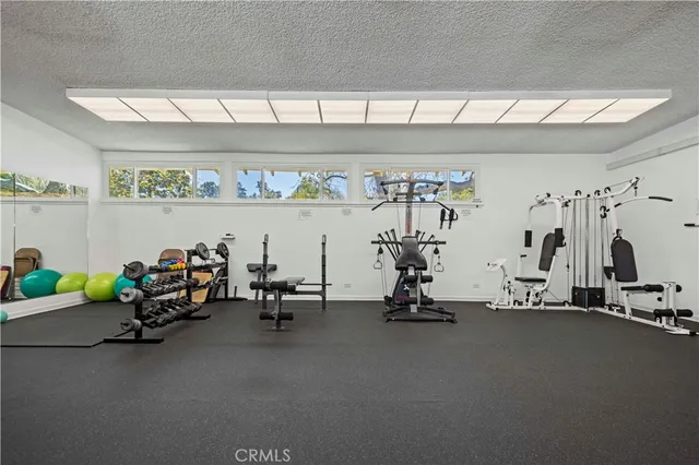 $350,000 | 19120 Avenue Of The Oaks, Unit A, Newhall, CA 91321