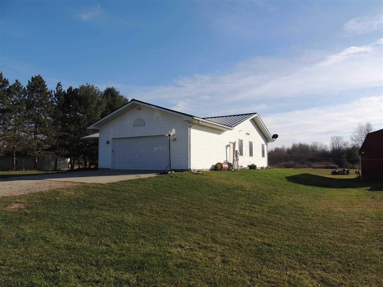 8571 West Battle Road Lake, MI 48632 - Photo 3 of 37 1882485-2.JPG