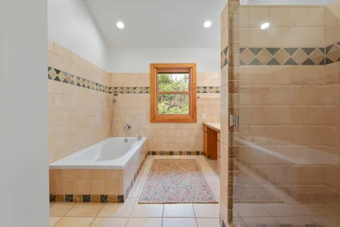 $2,350,000 | 68 Ka Drive, Kula, HI 96790