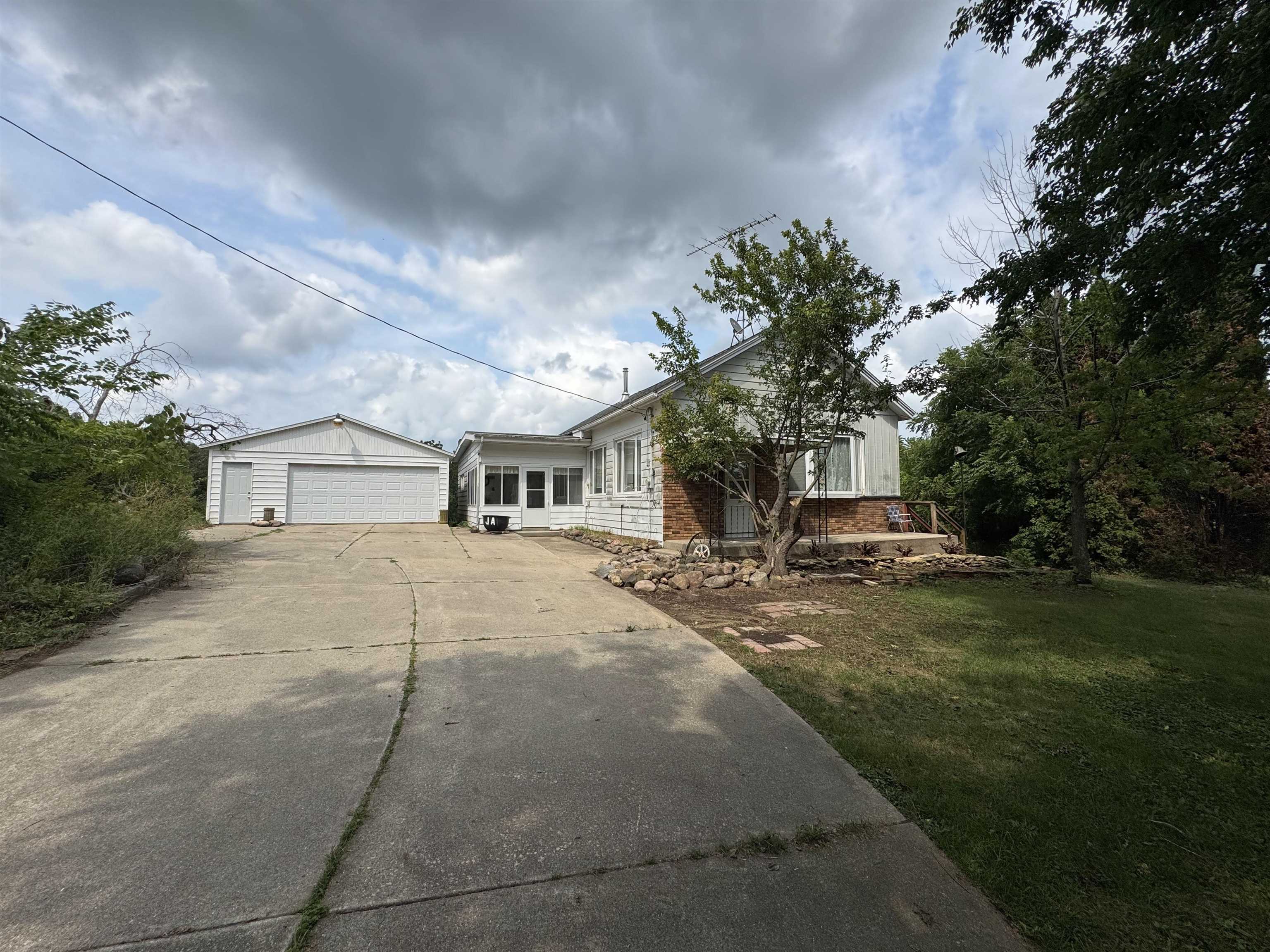 W6324 Iliff Road Monroe, WI 53566 - Photo 1 of 55 Gallery Image 1
