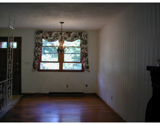 6 Freeman Road Chelmsford, MA 01824 - Photo 5 of 10