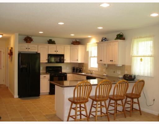 50 Old Post Road Westerly, RI 02891 - Photo 3 of 4 Kitchen.