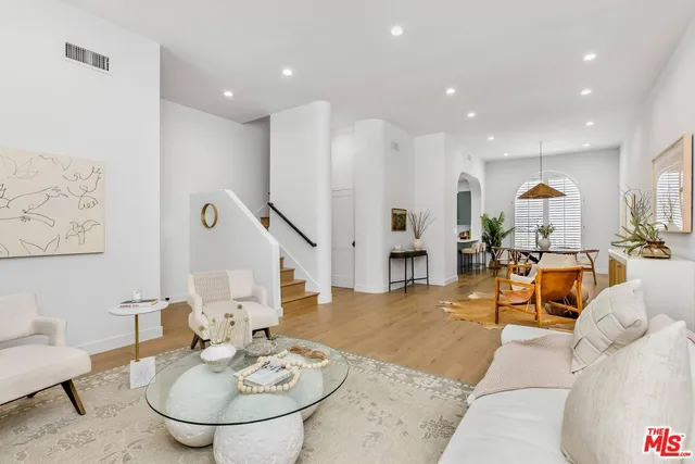 $1,198,000 | 14234 Dickens Street, Unit 2, Sherman Oaks, CA 91423