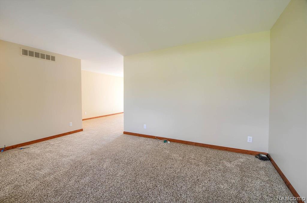 2988 Hadley Road Lapeer, MI 48446 - Photo 11 of 42