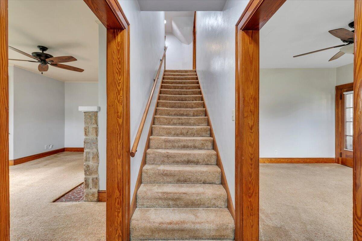 408 Liberty Road Northeast Roanoke, VA 24012 - Photo 2 of 37 02-MIB04161