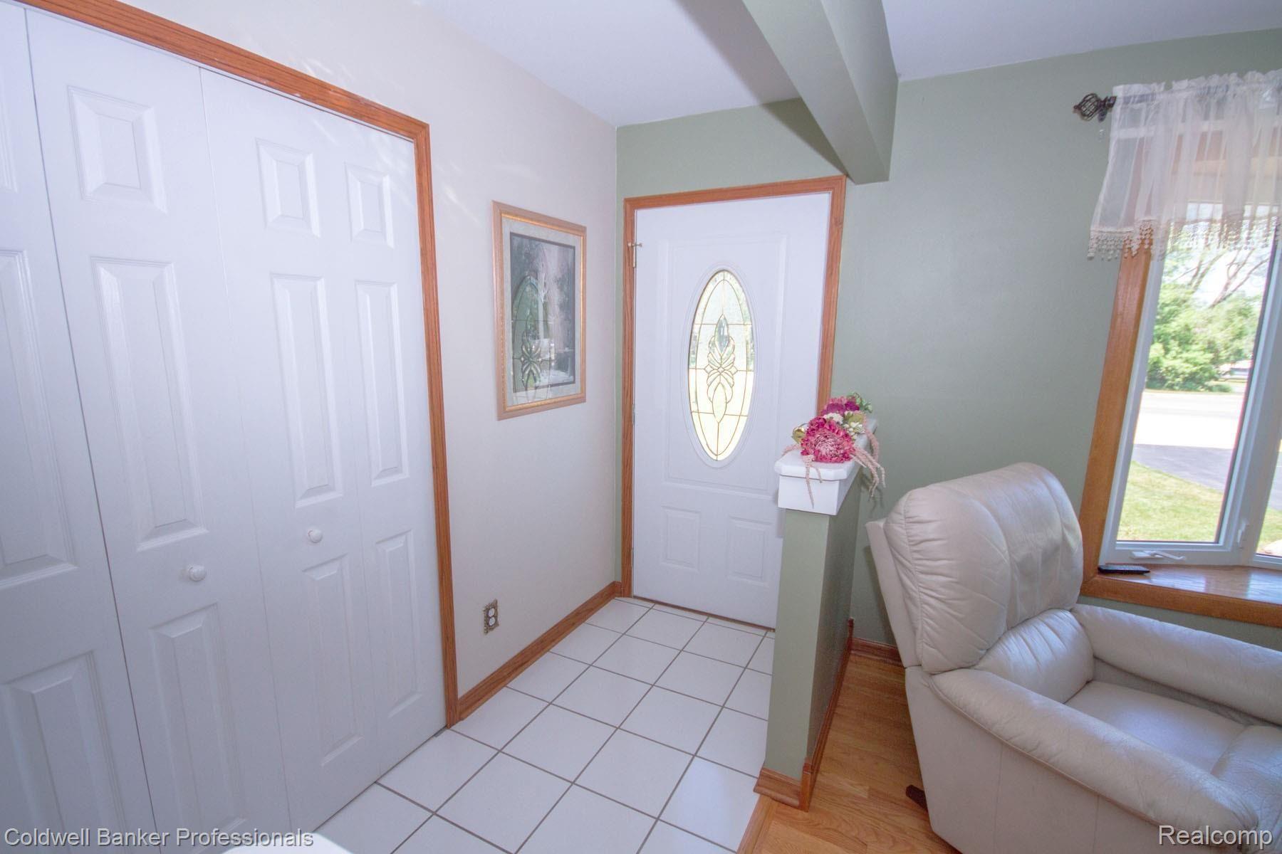 14027 Fenton Road Fenton, MI 48430 - Photo 13 of 36 Fenton Rd (30).jpg