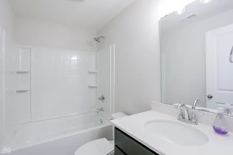 $915,000 | 15573 Woodford Drive, Westfield, IN 46074