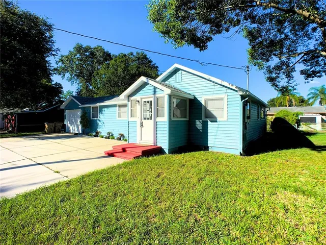 a front view of house with yard