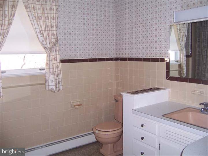 263 Broad Street Spring City, PA 19475 - Photo 17 of 25