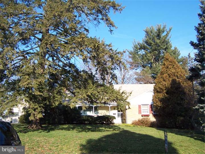 263 Broad Street Spring City, PA 19475 - Photo 3 of 25