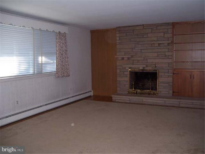 263 Broad Street Spring City, PA 19475 - Photo 6 of 25