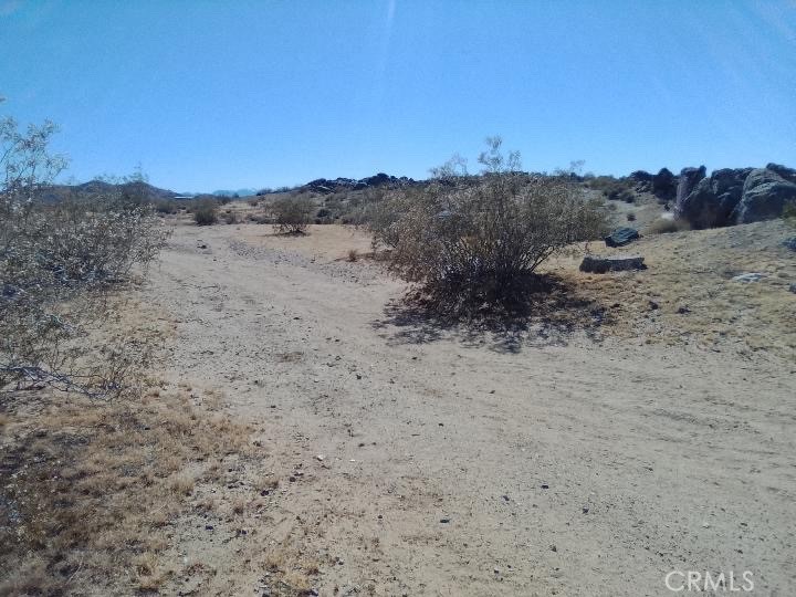 60820 Summers Road Landers, CA 92285 - Photo 6 of 8