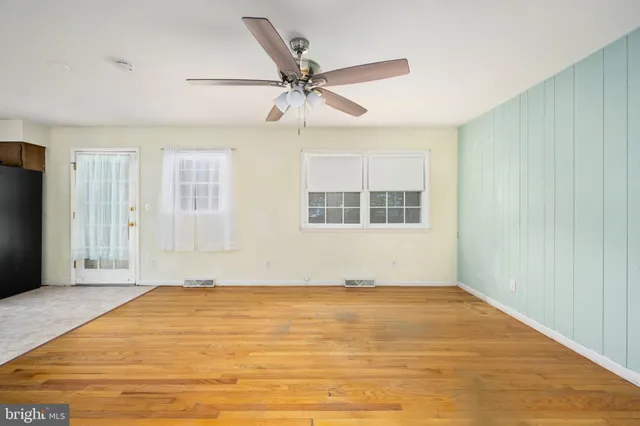 $339,900 | 128 11th Street, Colonial Beach, VA 22443