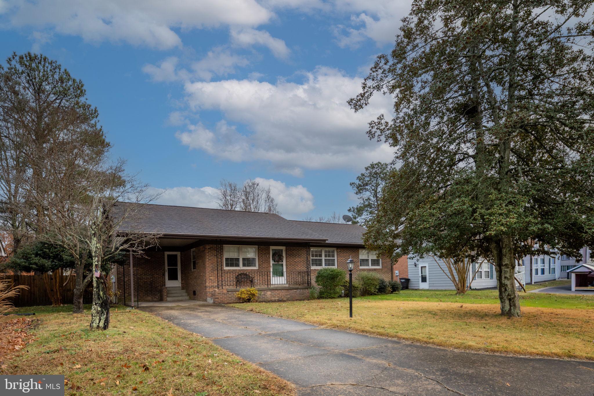 128 11th Street Colonial Beach, VA 22443 - Photo 5 of 80