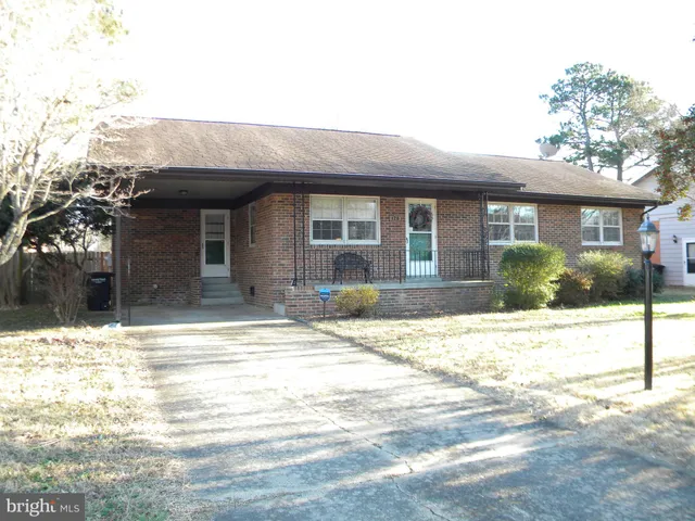 $339,900 | 128 11th Street, Colonial Beach, VA 22443