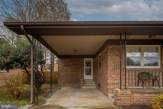 $339,900 | 128 11th Street, Colonial Beach, VA 22443