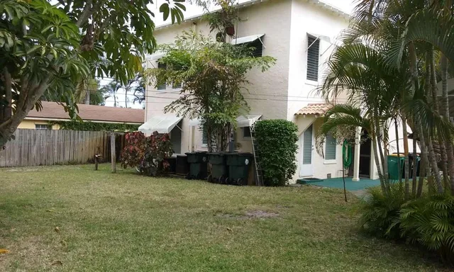 $2,000 | 1700 North Ocean Breeze, Lake Worth Beach, FL 33460