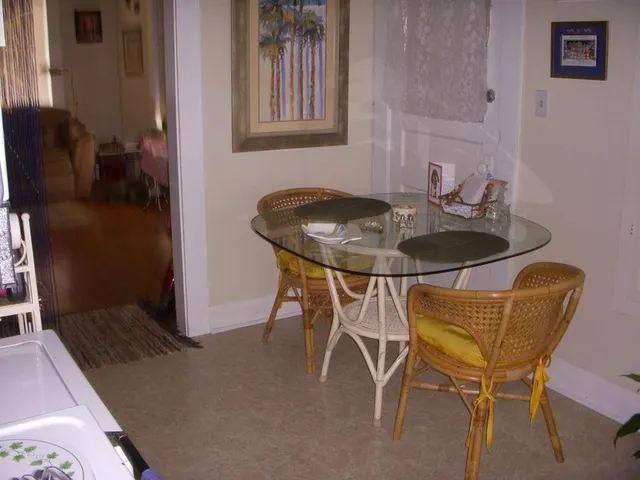 $2,000 | 1700 North Ocean Breeze, Lake Worth Beach, FL 33460