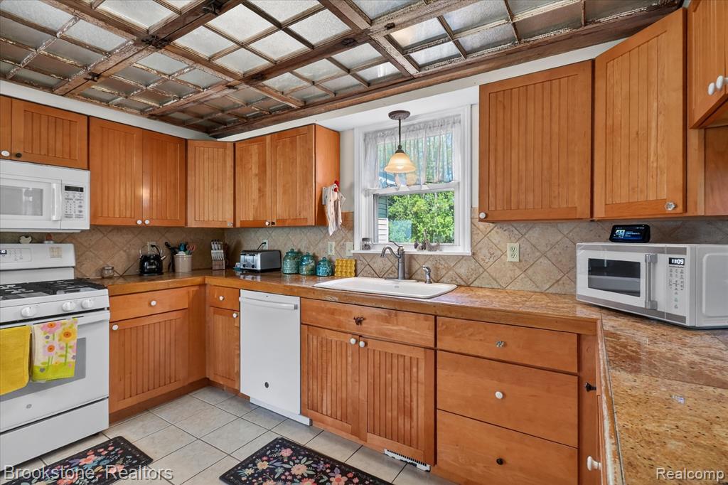 9455 Andersonville Road Clarkston, MI 48346 - Photo 19 of 80