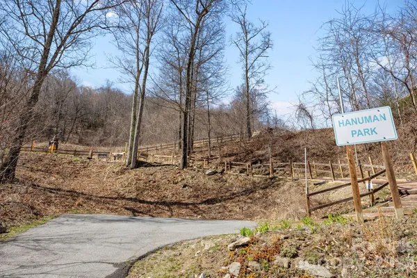 $300,000 | 5B Lila Lane, Unit B, Leicester, NC 28748