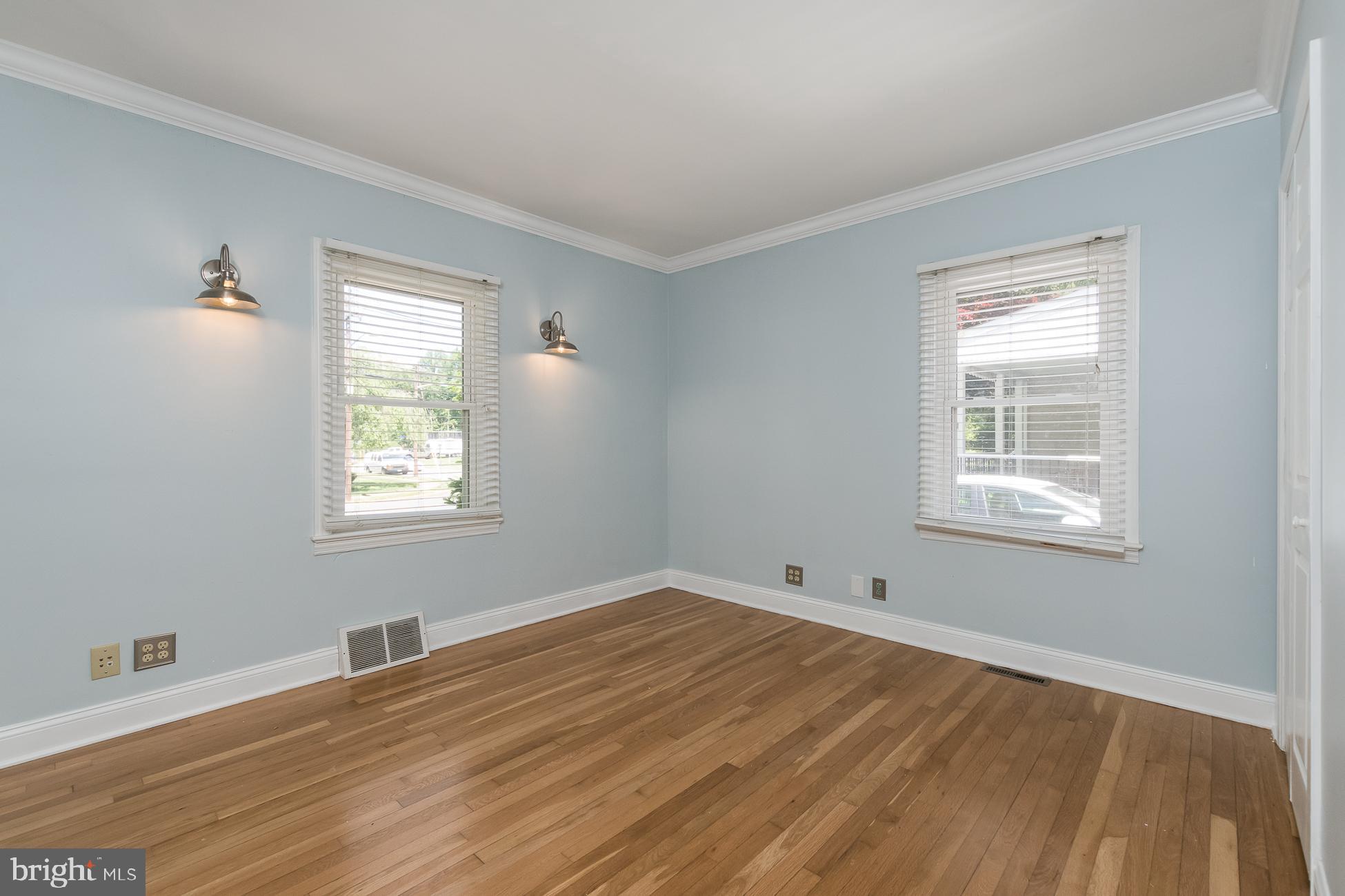 1204 Lower Ferry Road Ewing, NJ 08618 - Photo 6 of 13 Bedroom 1 - 11x13